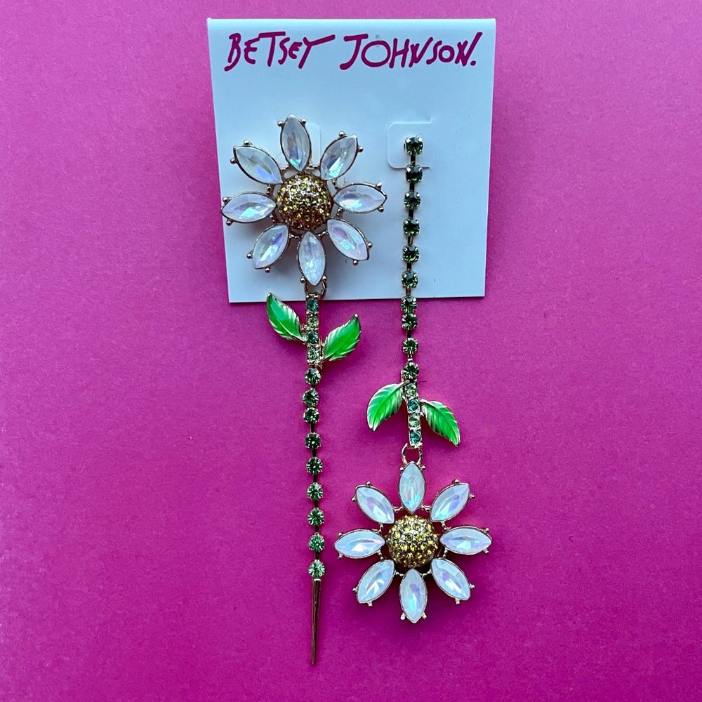NWT Betsey Johnson Rhinestone Daisy Flower Mismatched Earrings